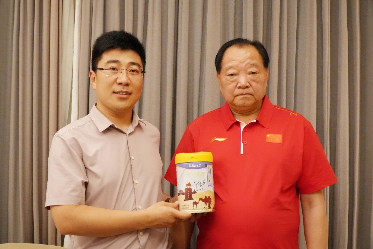 中華奧運首金獲得者許海峰寄語每養生活淮安市場十周年